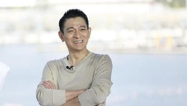 请明星怎么联系到本人?